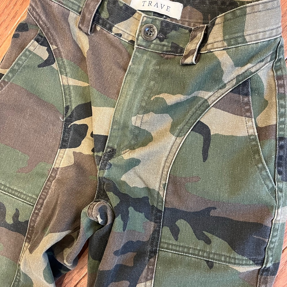 TRAVE Camouflage Cargo Pants